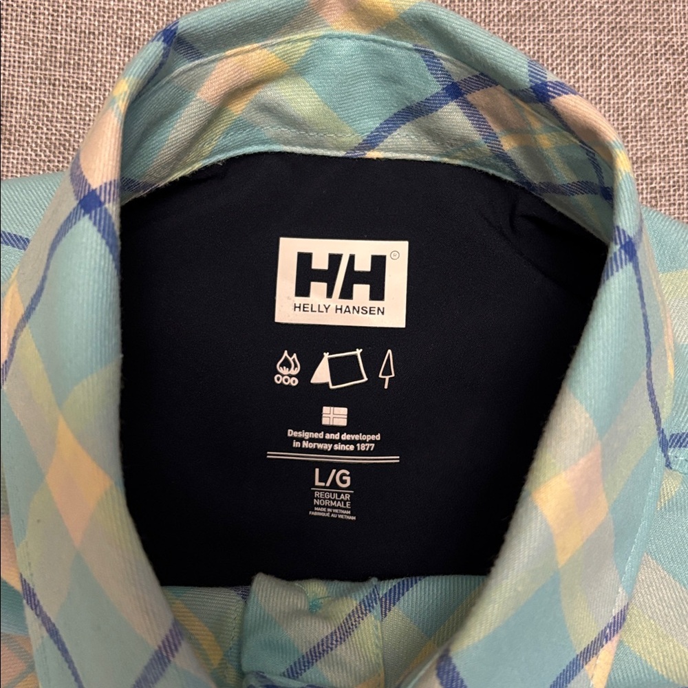 HELLY HANSEN Plaid button down flannel shirt, Sz Large. - Picture 4 of 11